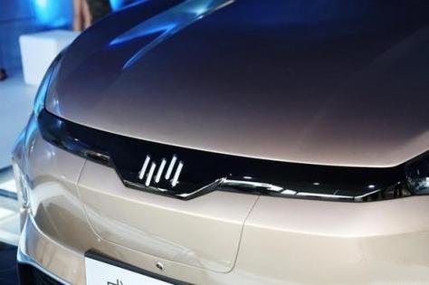 四条竖线什么车？