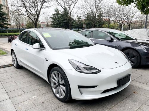特斯拉model3白色跟银色怎么选? 特斯拉model3白色跟银色怎么选?