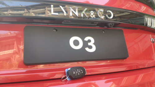 和领克很像的车标？