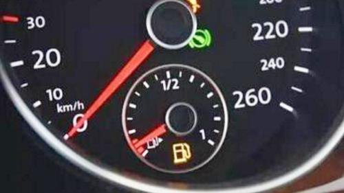 汽车没油了还能开多远？