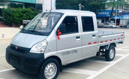 五菱荣光小卡和皮卡哪个实用？