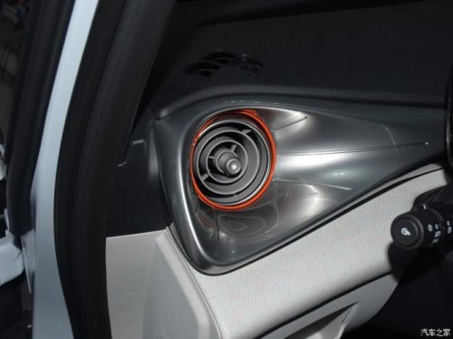 比亚迪海豚2023版中配什么音响？