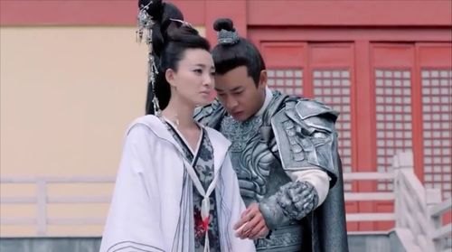 《封神演义》中，杨戬几次降妖都不需要帮忙，女娲娘娘为何三番五次前来“凑热闹”？