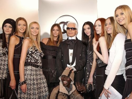 香奈儿首席设计师“老佛爷”有着怎样的传奇人生？