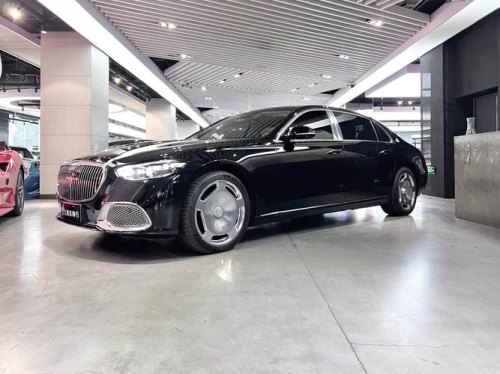 奔驰迈巴赫2022款v580落地价？