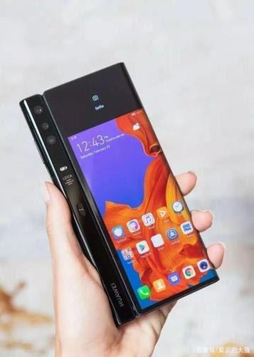 为什么市面上的华为手机大多使用的都是LCD屏？