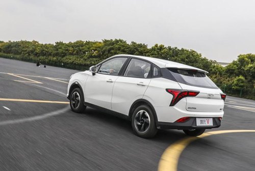 哪吒v为啥只卖5.99万？