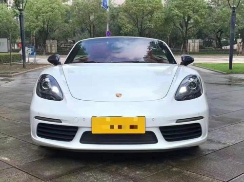 保时捷718白色适合男生开么？