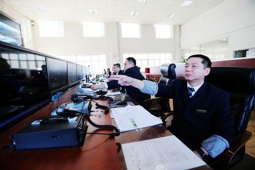 车站在办理接发列车时，应确认哪些条件？