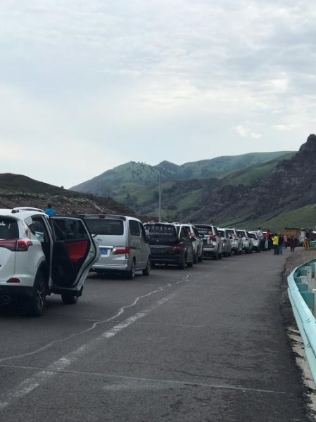 去新疆走独库公路，7座的车，可以吗？怎么有人说7座车不让走啊？求一个权威的说法？