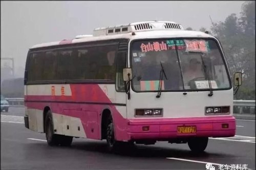 大客车有多少个厘米长？