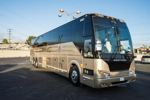 商务豪华大巴什么区别？