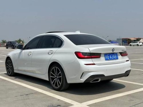 宝马325li一箱油跑多少公里？