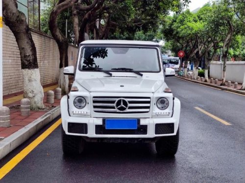 奔驰和大g是一款车吗？