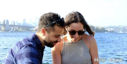 该不该让(在一起不到一个月)男朋友和认识很多年的异性单独出去? 该不该让(在一起不到一个月)男朋友和认识很多年的异性单独出去?