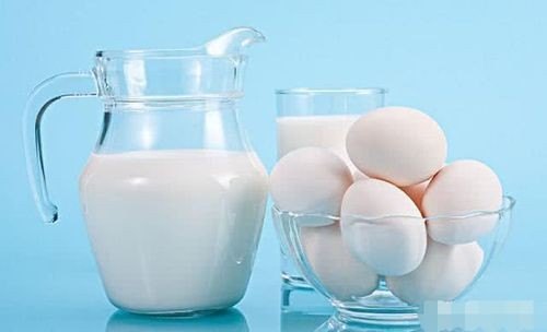 吃牛奶和鸡蛋会导致晕车吗？