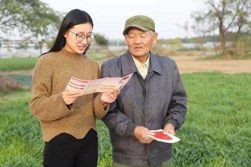 农村大学生在城市工作定居后，经常有老家的亲戚朋友来到你的城市，该如何接待？