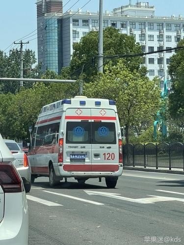 一大早看到救护车好吗？