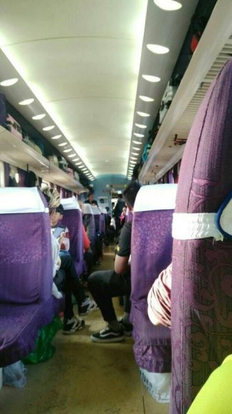 做火车超过40个小时硬座,我经历2次,你们经历过吗? 做火车超过40个小时硬座,我经历2次,你们经历过吗?