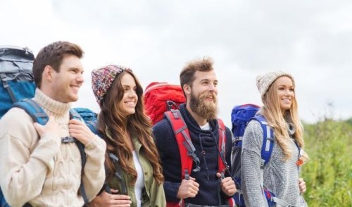 旅游最好几个人一起，为什么？太多了不好，一个人吧又无趣？