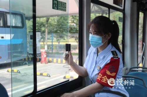 为什么在武汉有很多女公交车司机而且跑的猛，在西安一个没看到？