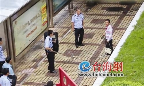 广州一外籍男子寻衅滋事，持刀与警察对峙，你怎么看？