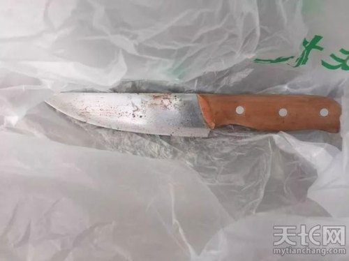 广州：女子购米后发现变质，持刀伤人被拘留, 你怎么看？