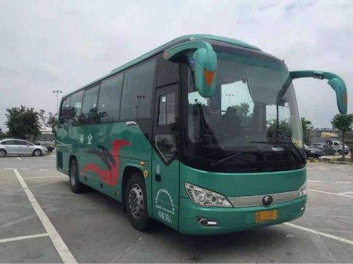 大巴车37座包括司机吗？