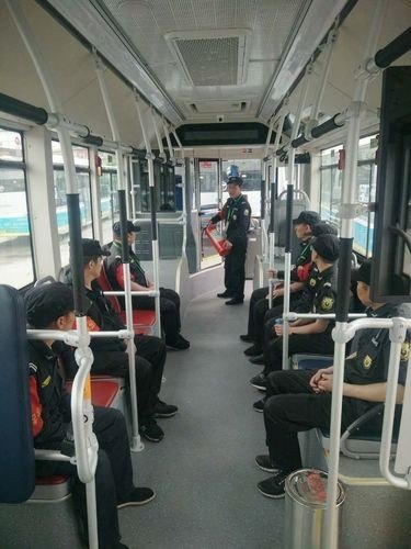 公交乘务管理员的提示语? 公交乘务管理员的提示语?