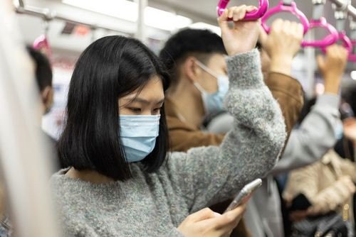 疫情已得到控制，乘坐公交是否还需要佩戴口罩？