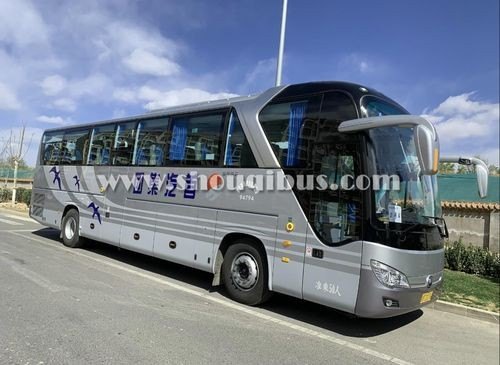 现在最大的客车是多少座的？