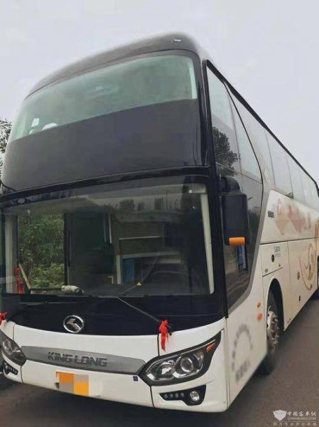 48座金龙大巴车有多长？