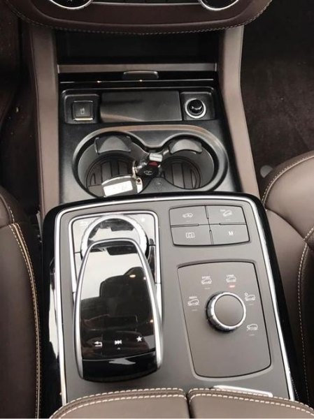 17奔驰怎么挂挡？