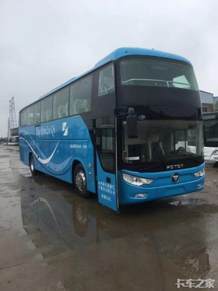 福田欧辉的十米客车最多有多少座位？