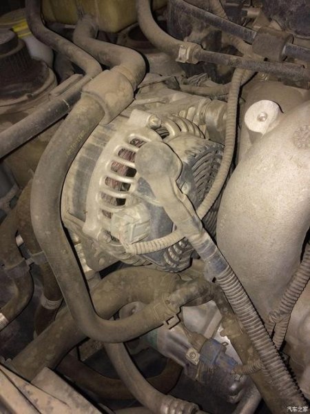 宇通客车节温器位置？