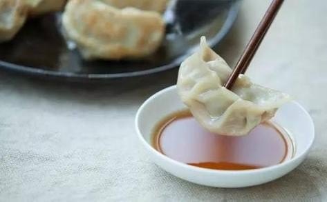 网络上流传的，内蒙古，吃饺子不蘸酱油，是真的吗？