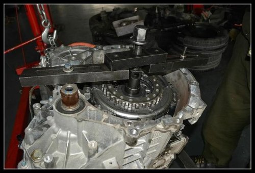 比亚迪秦离合器怎么区分k1和k2？