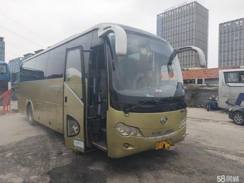 金龙客车39座高度多少米？