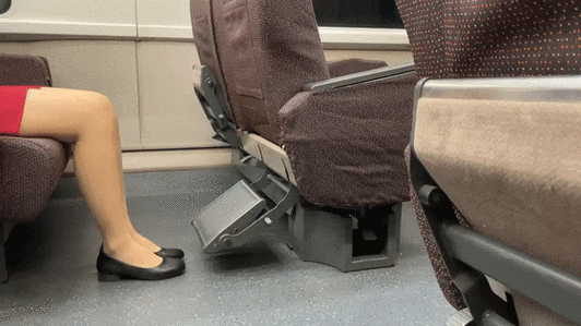 一等座踏板怎么调？