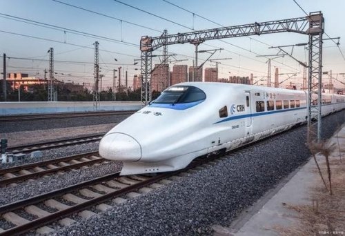 铁路是高铁还是火车？