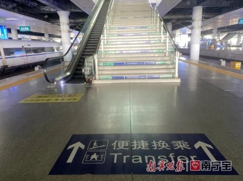 南宁东到火车站怎样换乘快？