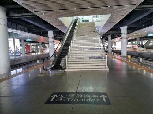 在南宁东站怎样换乘动车? 在南宁东站怎样换乘动车?