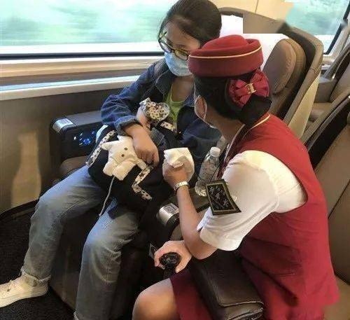 16岁可以带13岁的小孩坐高铁吗? 16岁可以带13岁的小孩坐高铁吗?