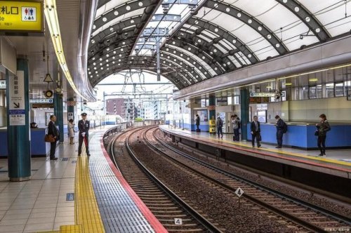 车站可以提前多久进站？