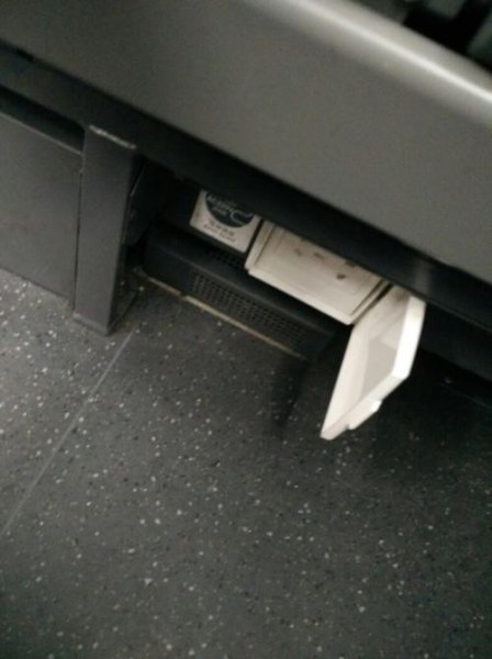 高铁每个位置上有插座吗? 高铁每个位置上有插座吗?