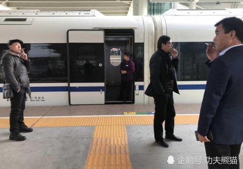 高铁车厢之间通吗？