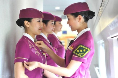 高铁乘务员本科大学有哪些？