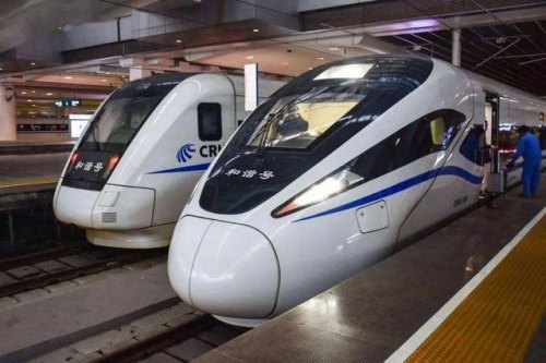 高铁和动车其实是两回事，一个是高速铁路，一个就是动车。为什么不叫做普动、高动？