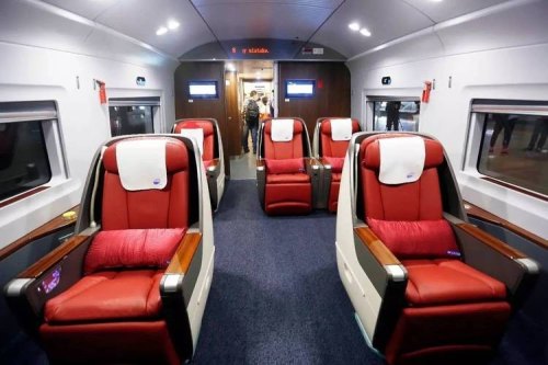 复兴号列车一等车厢有多少排座椅? 复兴号列车一等车厢有多少排座椅?