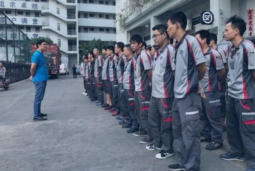 深圳顺丰上班包吃住吗?